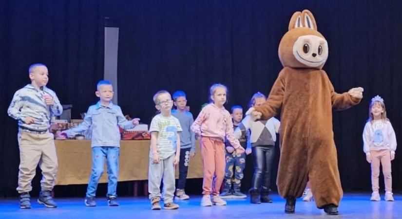 Kornél életének célja, hogy mosolyt csaljon a gyerekek arcára