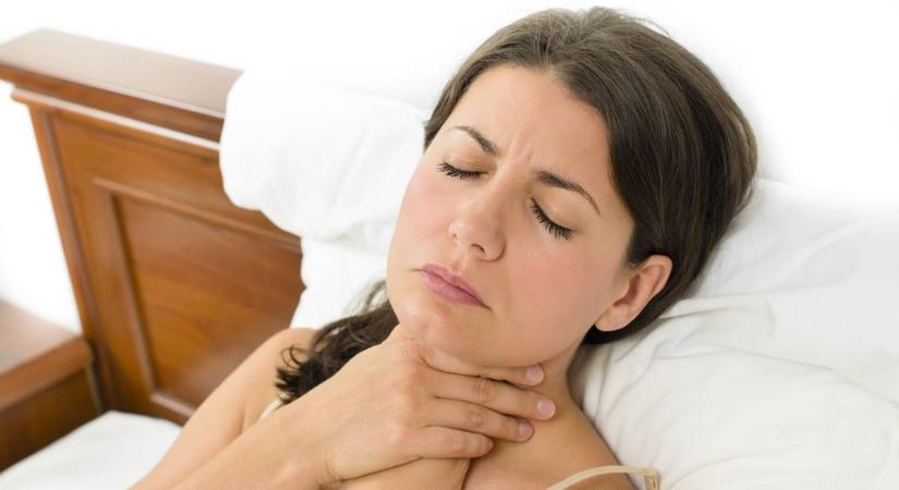 Ilyen borogatást tegyél a torkodra, ha fáj: azonnal segít