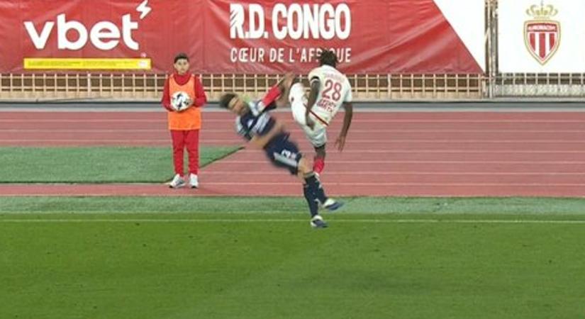 Sokkolta Franciaországot minden idők egyik legbrutálisabb szabálytalansága – videó