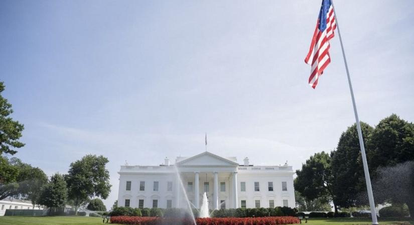 Trump köréből érkezett célzás, ki lehet a következő Venezuela után – Európában is lesz, aki a haját tépi