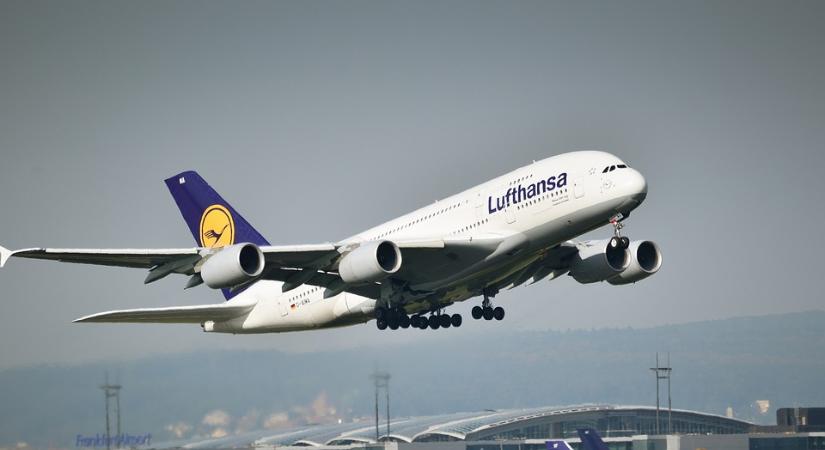 Madárral ütközött, megszakította útját Magyarország fölött a Lufthansa München-Kolozsvár járata