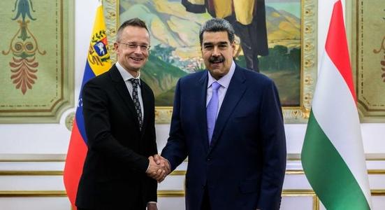 Hadházy: Szijjártó meg van zavarodva, mint faltörő kos a fotocella előtt