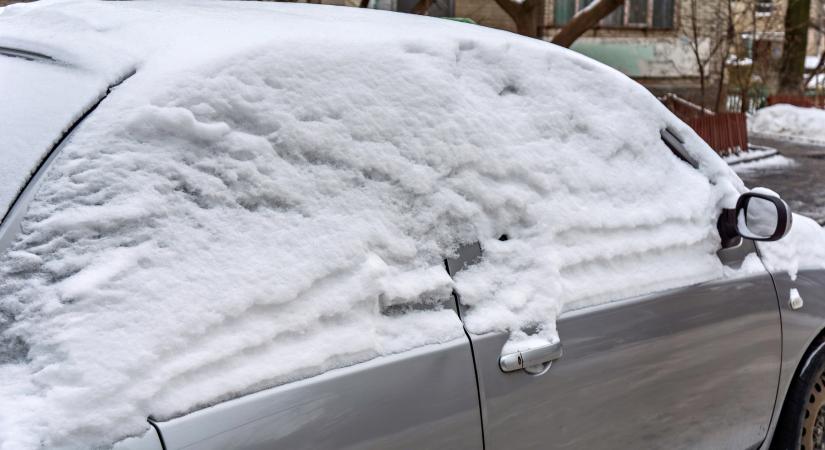 Hóval támadnak a mínuszok – itt van 6 tuti tipp, hogy ne legyen pokol a téli autózás