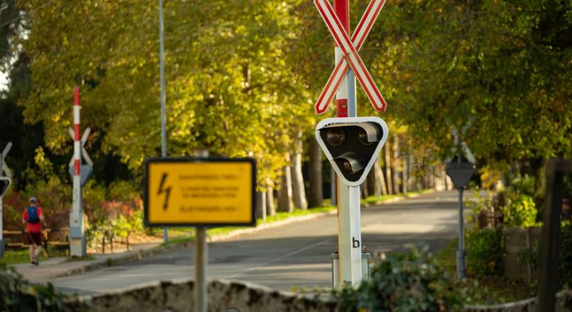 MÁV: csaknem hatvan baleset történt vasúti átjáróban 2025-ben