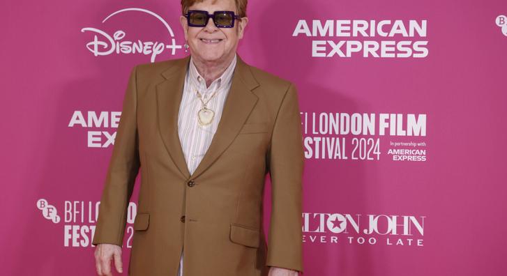 Elton John megmutatta ritkán látott fiait, hatalmasat nőttek a kamaszok