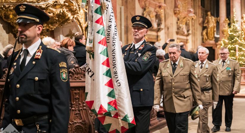 A doni áttörésre emlékeznek