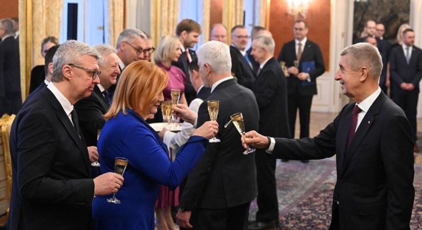 Kibukott a prágai turpisság, ez kapta a nyakába Andrej Babis, a jegybank is riadót fújt