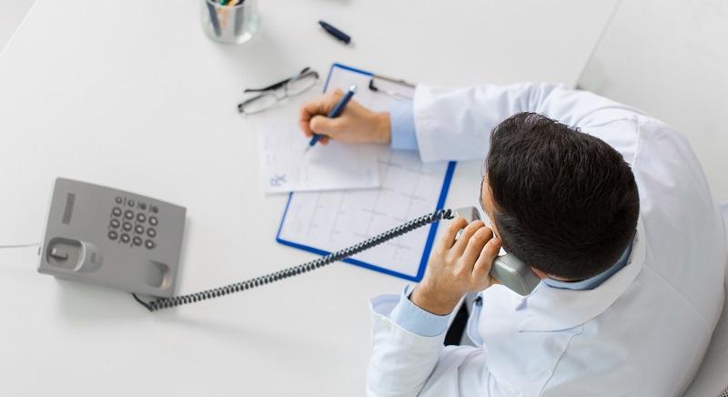 Rendet tenne a miniszter a kórházban, ahol az orvosok 70 százaléka nem vállal ügyeletet