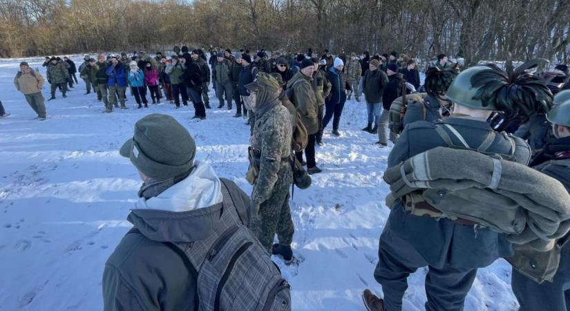 Túrával emlékeztek a szörnyű zámolyi tankcsatára
