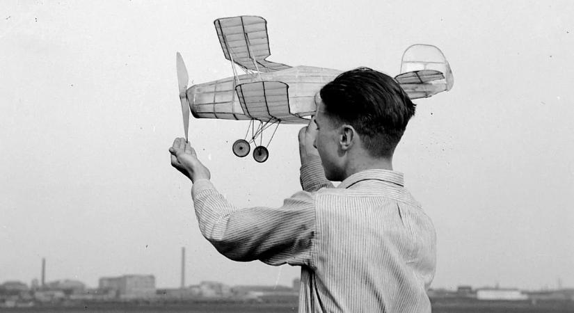 Ritka felvételek 1939-ből: így pezsgett az élet a csepeli repülőgépgyár árnyékában – galéria