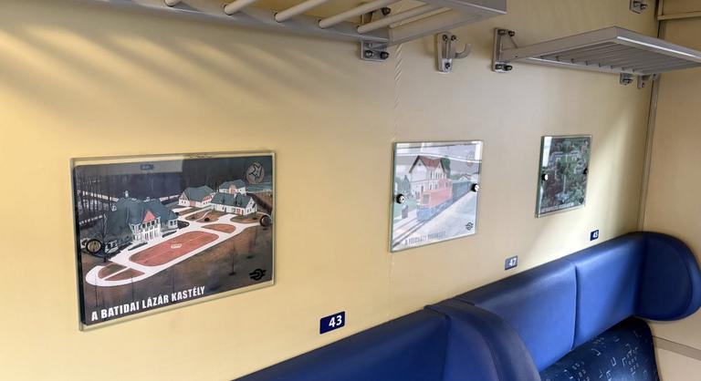 A Kutyapárt kidekorálta a MÁV vonatait, Orbán Viktornak és Lázár Jánosnak üzentek