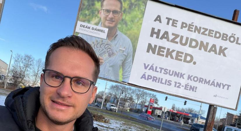 Közpénzből indított hazugságkampánnyal támadja Deák Dánielt a Momentum – ezt reagálta az elemző