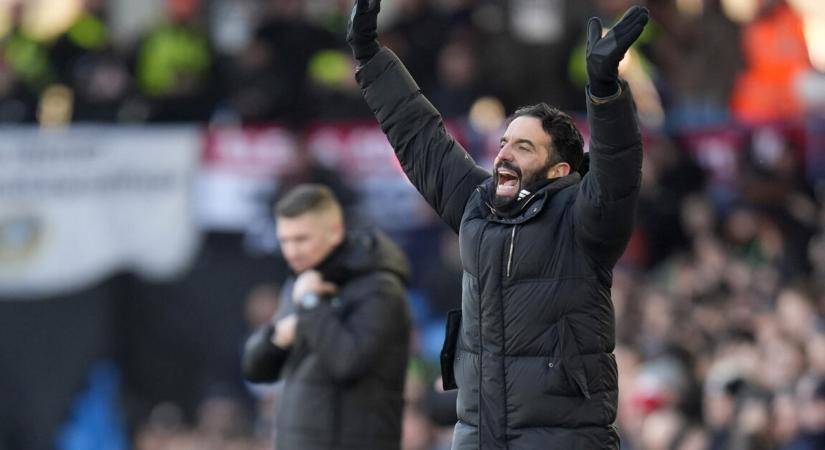 A Manchester United edzője a sorozatos rossz eredmények ellenére sem hajlandó távozni