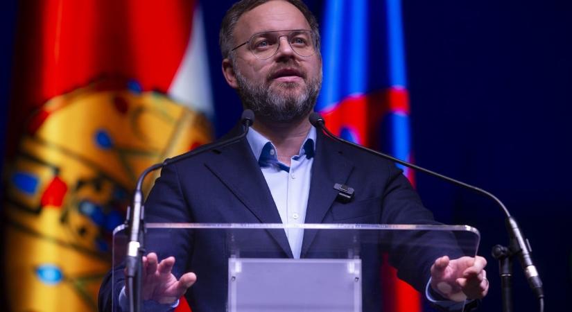 Orbán Balázs „elnyomó, diktatórikus rendszert” emlegetett, Venezuela hatalmas olajtartalékaira is kitért