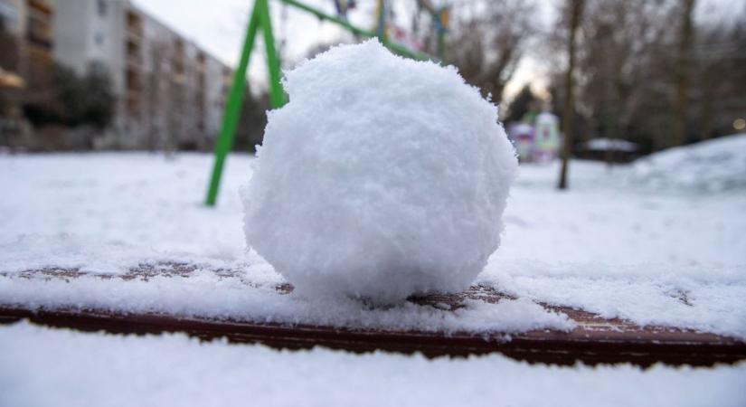 Óriási havazás jön, akár –19 fok is lehet, rengeteg díler került rács mögé