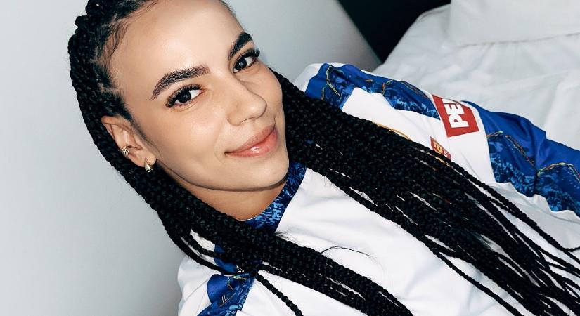 Román focistanővel zárjuk a hetet