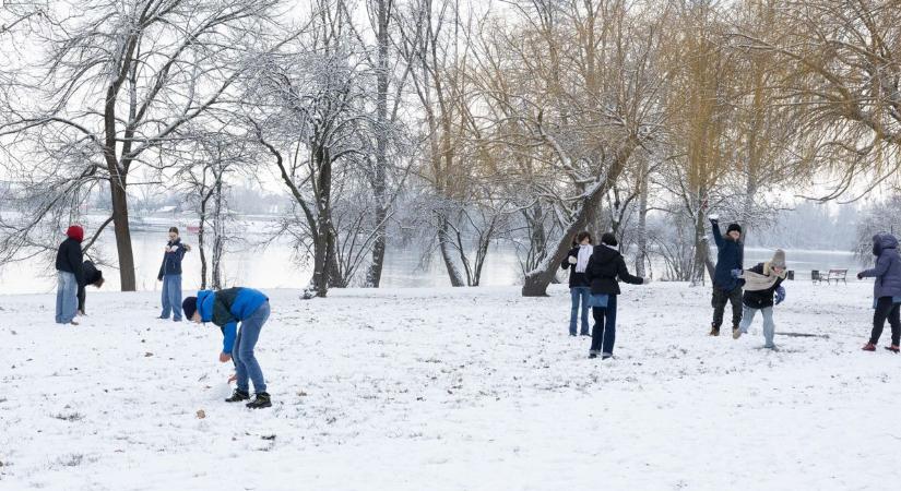 Kiadták a figyelmeztetést: 30 centi hó, ítéletidő érkezik - friss előrejelzés