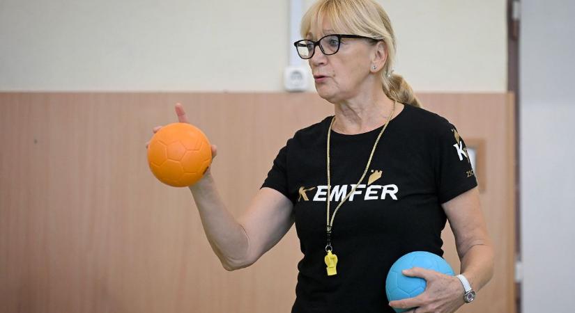 Zsóka néni szerint szeretni, segíteni kell a gyerekeket és megérteni a problémáikat