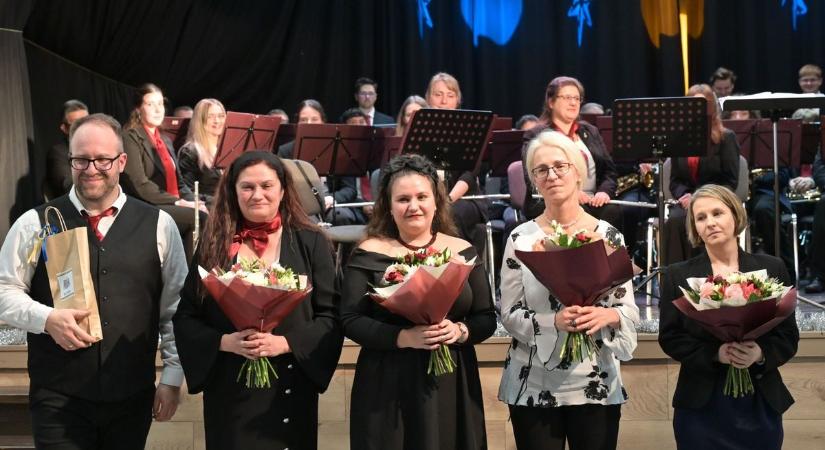 Fergeteges fúvószenei jótékonysági koncert évadnyitó beszámolóval