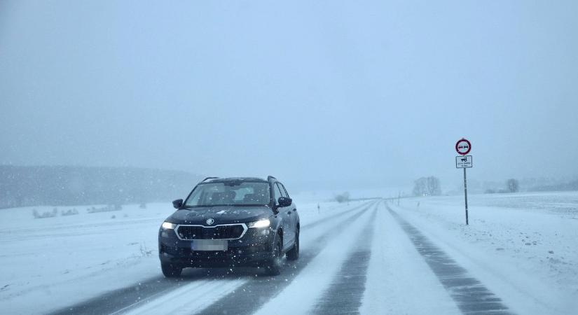 Rendkívüli hó szakad ránk, 2 országrészre brutális mennyiség hull, mindent elnyel a fehérség a következő napokban Magyarországon az előrejelzések szerint?