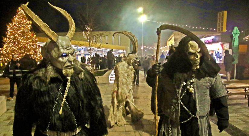 Félelmetes, pokoli lények lepték el a zalai település központját (galéria, videó)