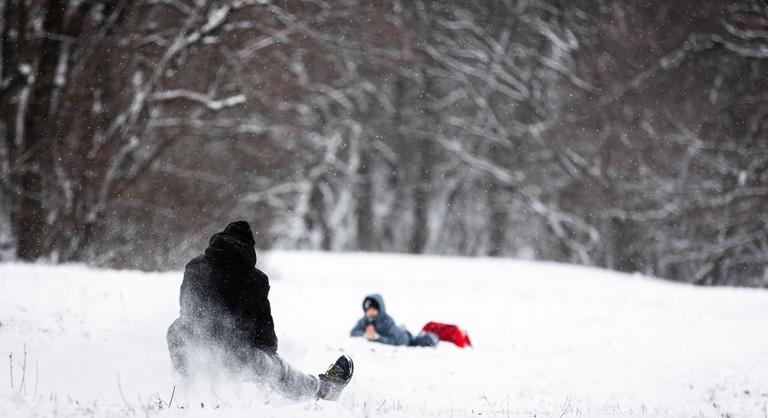 Hétfőn beindul a tél, országszerte havazni fog, rég nem látott mennyiségű hó jön