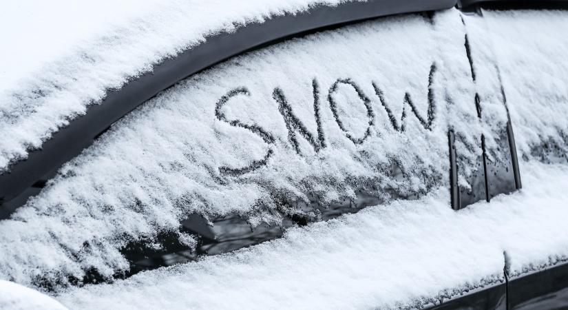 Jön a havazás, csak téli gumival induljanak útnak az autósok