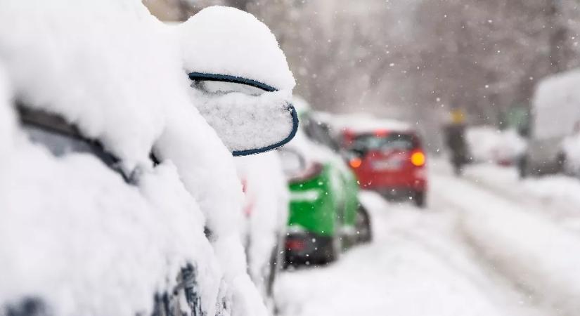 Ónos esó, havazás: erre a 13 vármegyére frissítették a riasztást hétfőre