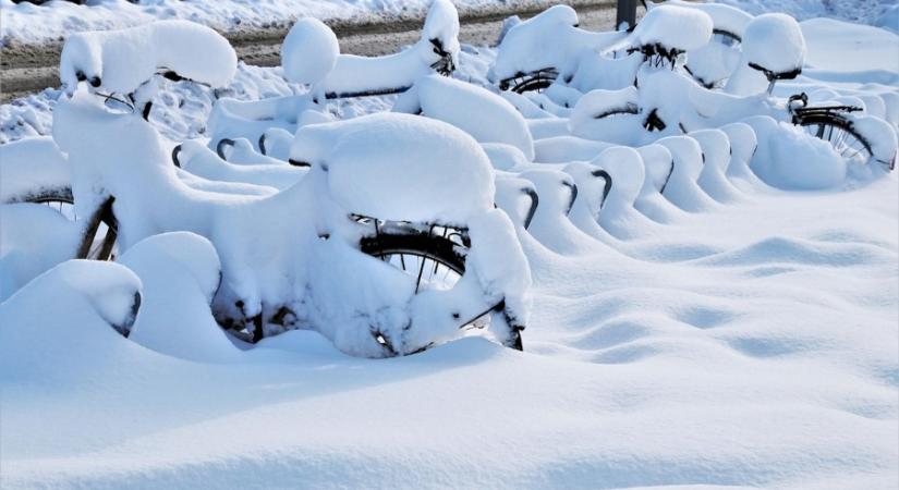 Térképen mutatjuk, hol hullhat akár 30 centi hó az országban