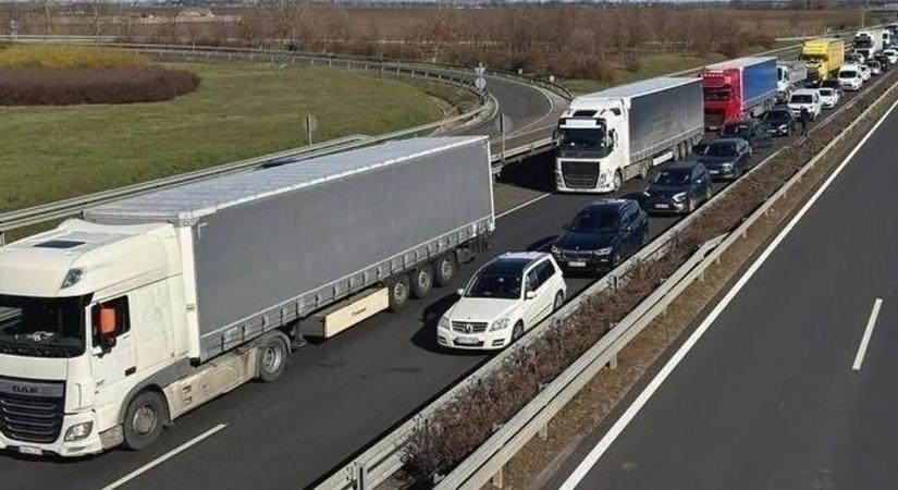 Már korán reggel járhatatlanok az utak a főváros körül
