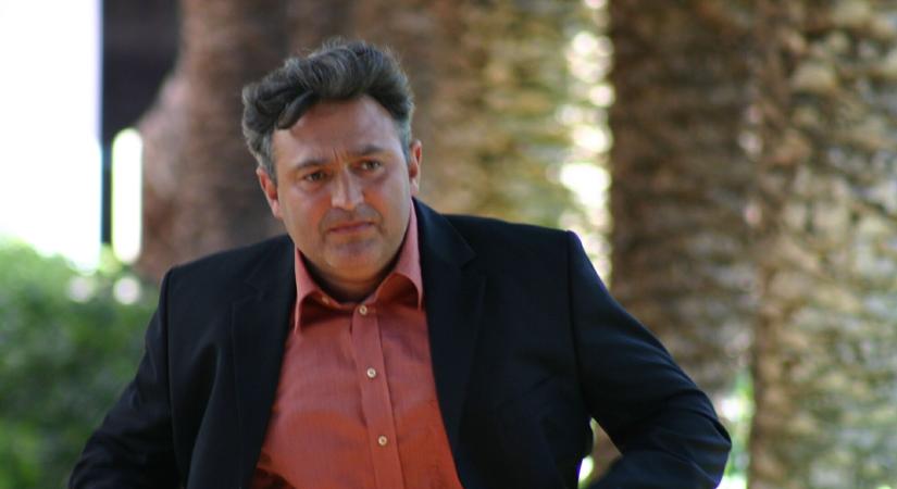 Megrendítő: új fotók kerültek fel a netre Gesztesi Károly sírjáról