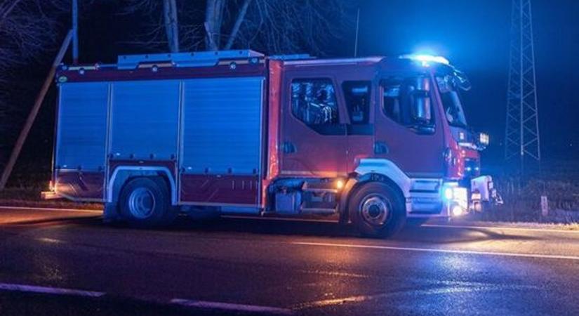 Az éjszaka közepén gyulladt ki egy autó Hevesben