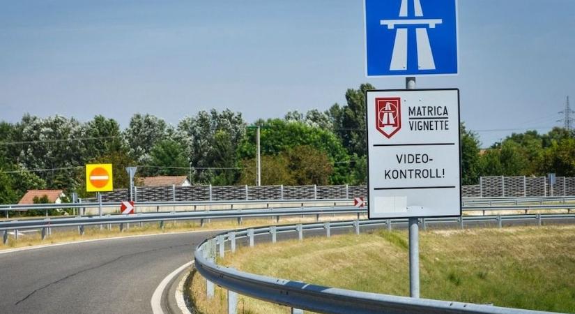 Új regionális autópálya-matricát vezetnek be az M1-re 2026-tól