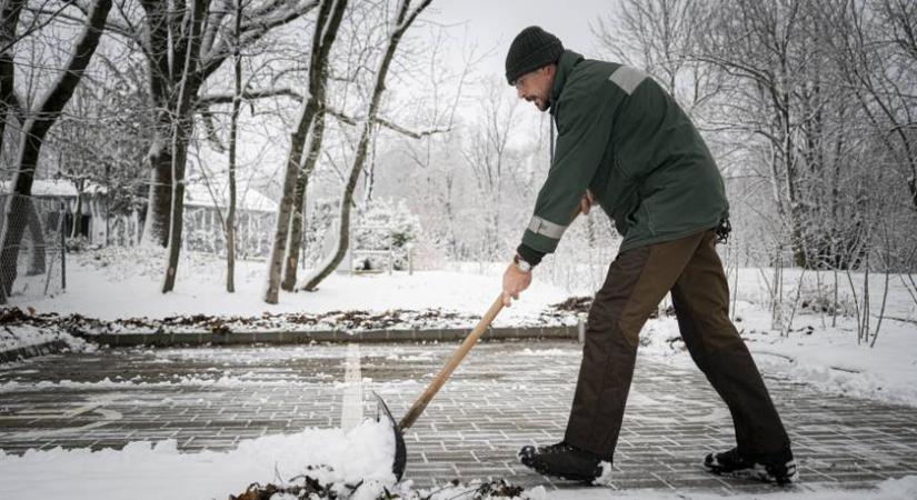 Bedurvul a tél: 10 centis hóréteg, -15 fokos fagy jön