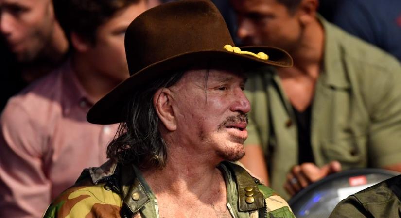 Mickey Rourke a rajongóival dobatná össze 20 milliós lakbértartozását, nehogy kilakoltassák