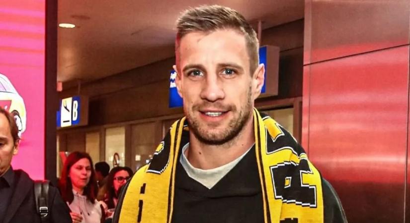 Így érkezett meg Varga Barnabás Görögországba - videó