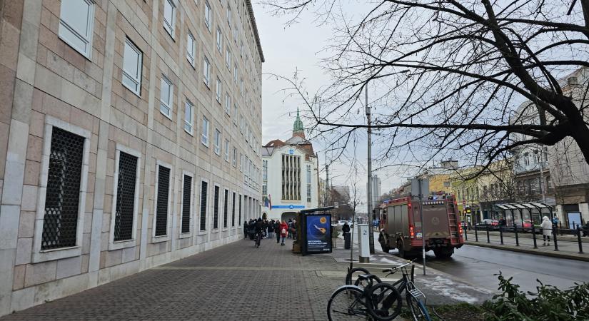 Tűzriadó volt a debreceni kormányhivatalban