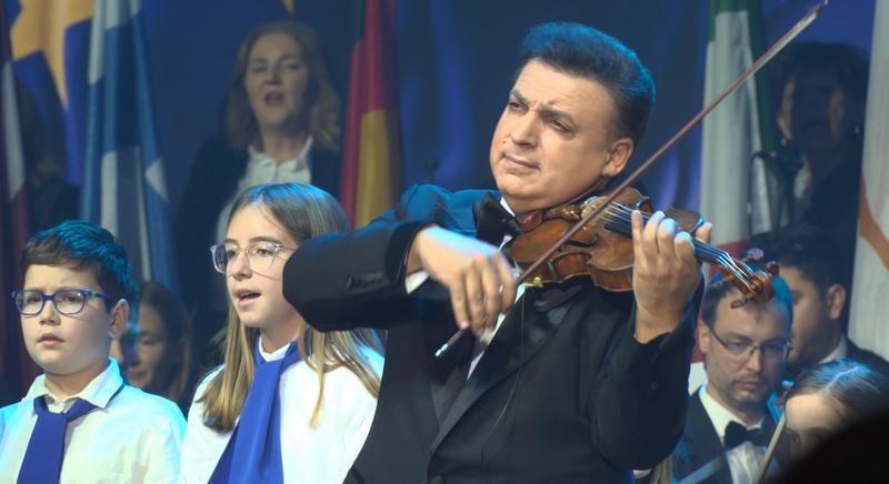 A Kaposvár Arénában varázsolt Mága Zoltán