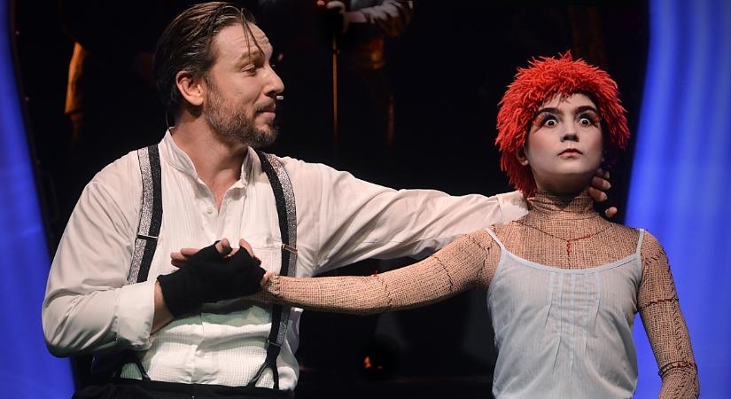 Irány a grund: igy indul az új esztendő a debreceni színházban