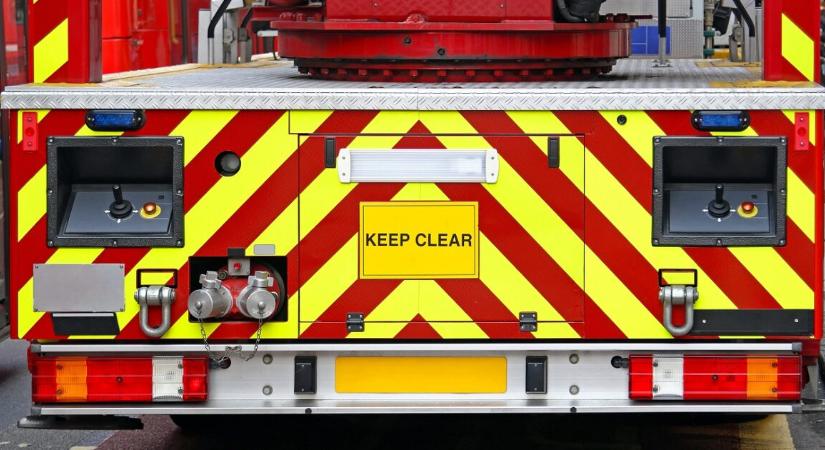 6 tűzoltót szállítottak kórházba egy nagyon súlyos autóbaleset miatt