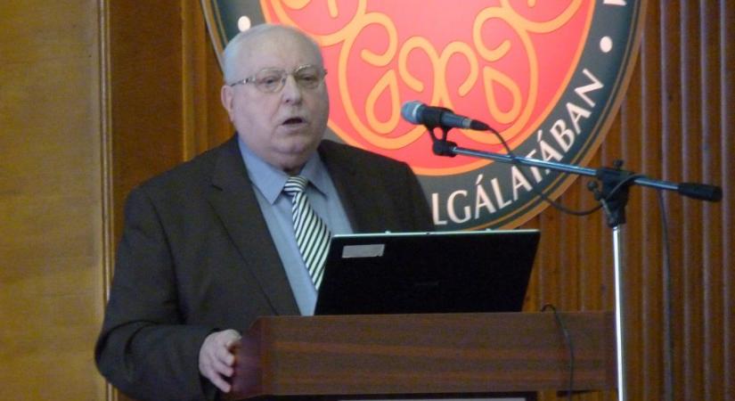 Meghalt Drábik János közíró, a Szabad Európa rádió egykori vezető szerkesztője