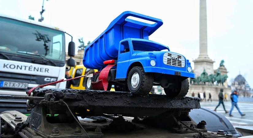 G7: A brutálisan költséges Mészáros-koncesszió miatt kellett megemelni a fuvardíjakat