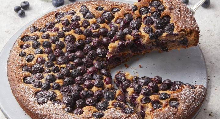 Ellenállhatatlan áfonyás piskóta: tojás- és tejmentesen készül