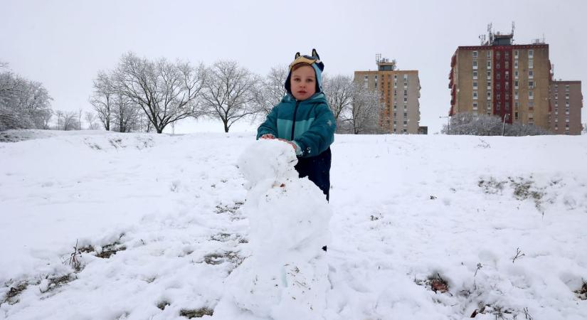 Estig 5-10 centi havat jósolnak Somogyba, csúszós utakra figyelmeztetnek Kaposváron