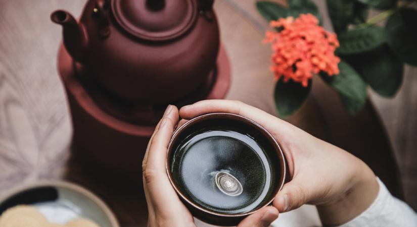 Kezdd el inni 2026-ban! Mit tud a koreai retinol tea és hogyan készítsd el otthon?