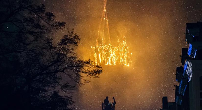 Lángba borult Nyugat-Európa: felgyújtott autók, megtámadott templomok – mi áll a szilveszteri káosz mögött?