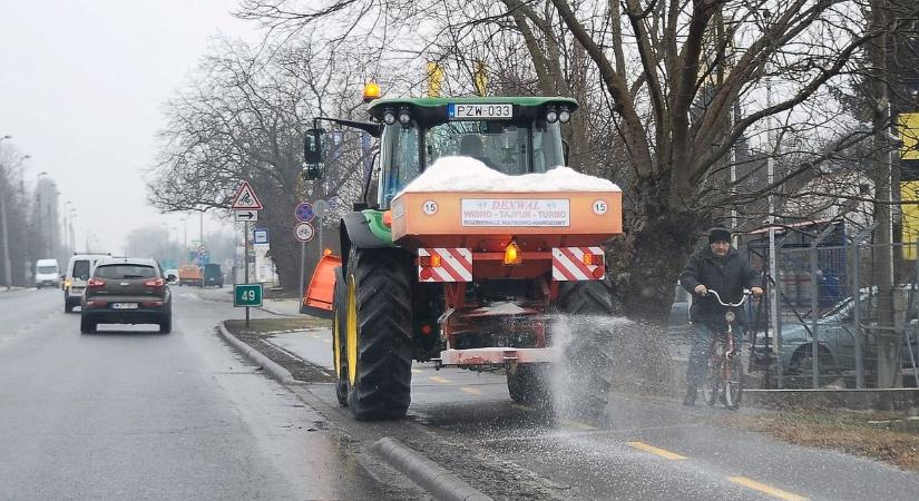 Sószóró törhetett össze egy autót a Jakabhegyen