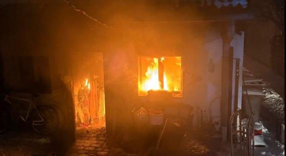 Felgyújtották a német antiszemitizmus elleni biztos ingatlanát, Hamász-szimbólumot festettek a közelben