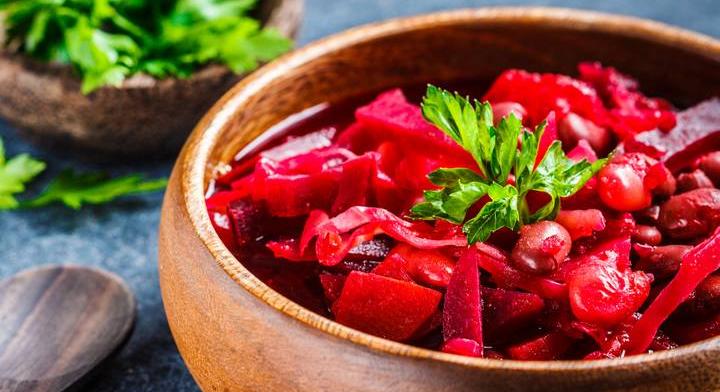 Lélekmelengető borscs: céklával és fehérbabbal készült leves