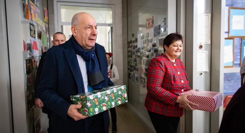 Sulyok Tamás: karácsony ünnepének fényében még jobban kirajzolódik az összetartozás fontossága